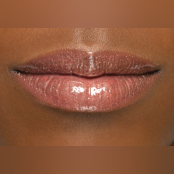 Mary Kay Unlimited Lip Gloss - Fancy Nancy - Picture 3 of 7